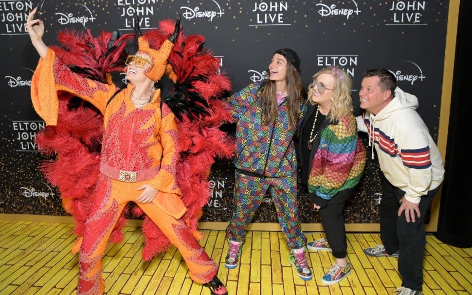 JoJo Siwa, Avery Cyrus, family