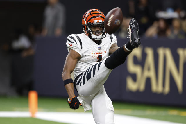 Ja'Marr Chase Cincinnati Bengals Unsigned Sideline Catch in White