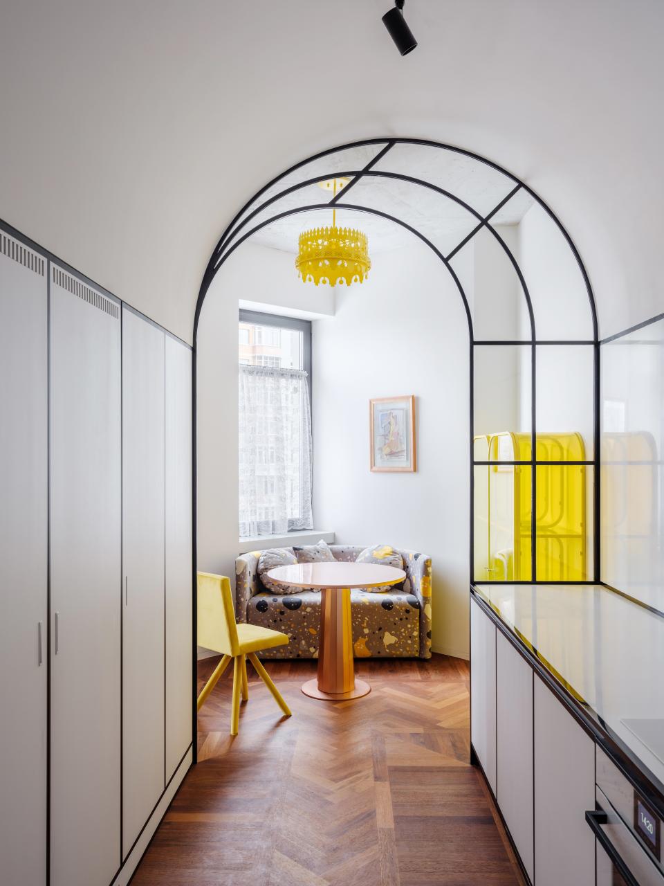 “Gabrielle Chanel would definitely make her breakfast here,” quips Nuriev of the sleek black and white kitchen, with a kick of yellow, that he designed for Chilingarova.