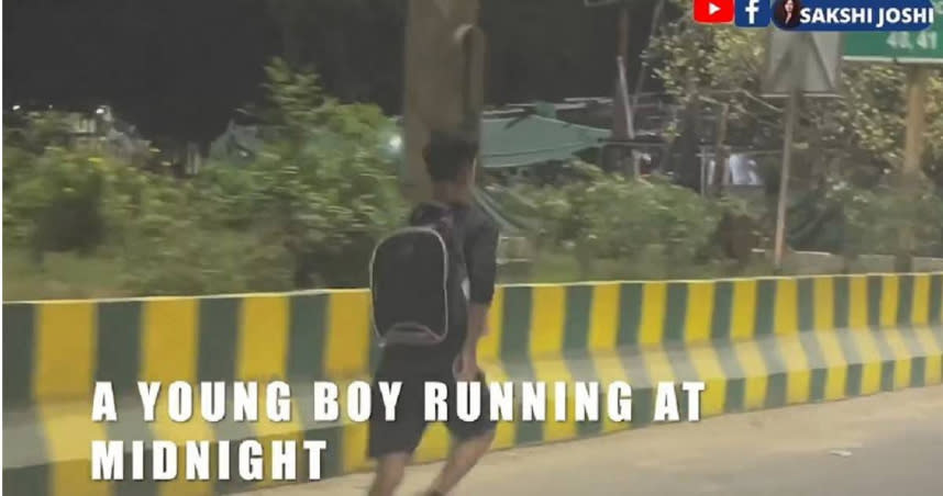 一名19歲少年每天下班後都會跑步19公里返家。（圖／翻攝自vinodkapri Twitter）