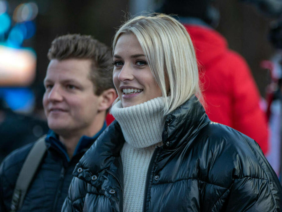 Model Lena Gercke greift an kalten Tagen gerne auf dicke Wollpullover zurück. (Bild: imago images / Hartenfelser)