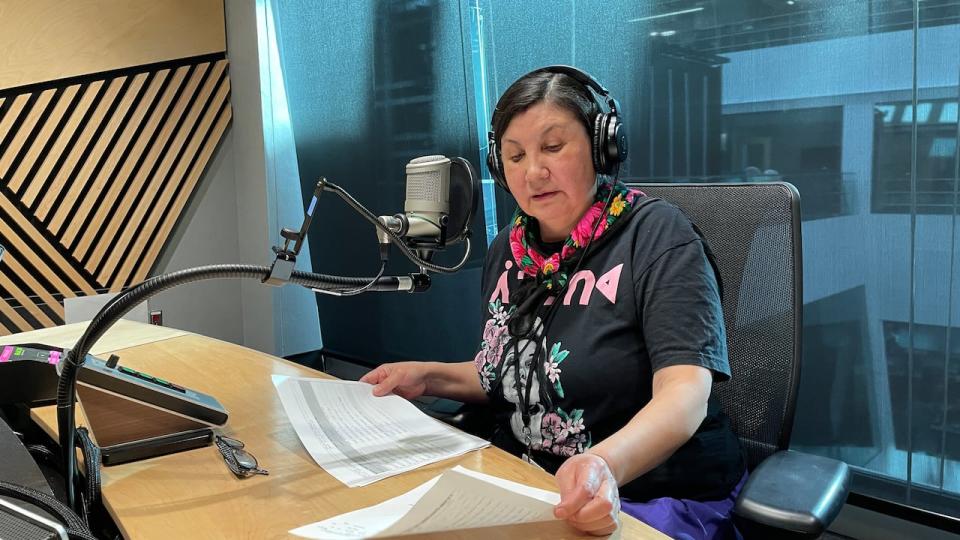 Winschgaoug is the wake up call in the Cree homes of James Bay. Every weekday morning from 8 to 9 am, the show provides listeners with stories and conversations about hunting, traditional practices, environment. They also hear about weather, news, sports and more. 