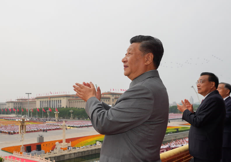 中國國家主席習近平7月1日於天安門參與中共百年黨慶，右為李克強。取自中華人民共和國中央人民政府官網