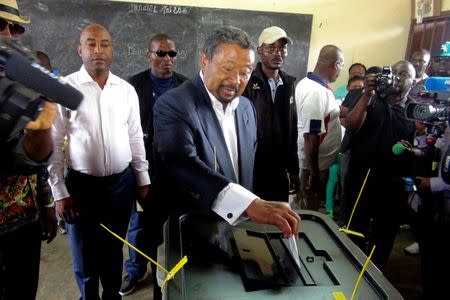 Opposition presidential candidate Jean Ping votes during the presidential election in Libreville, Gabon, August 27, 2016. REUTERS/Erauds Wilfried Obangome