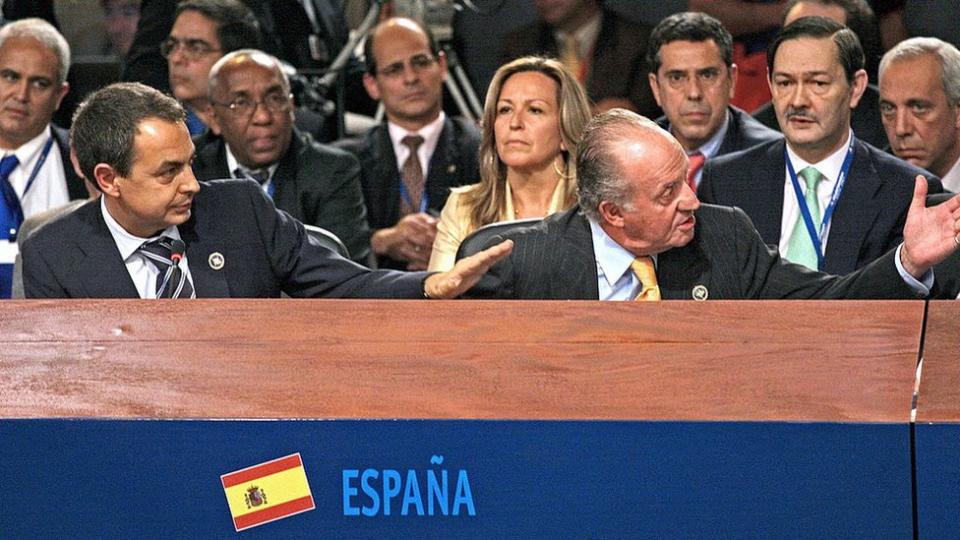 José Luis Rodríguez Zapatero y Juan Carlos I en la cumbre iberoamericana de 2007 en Santiago de Chile