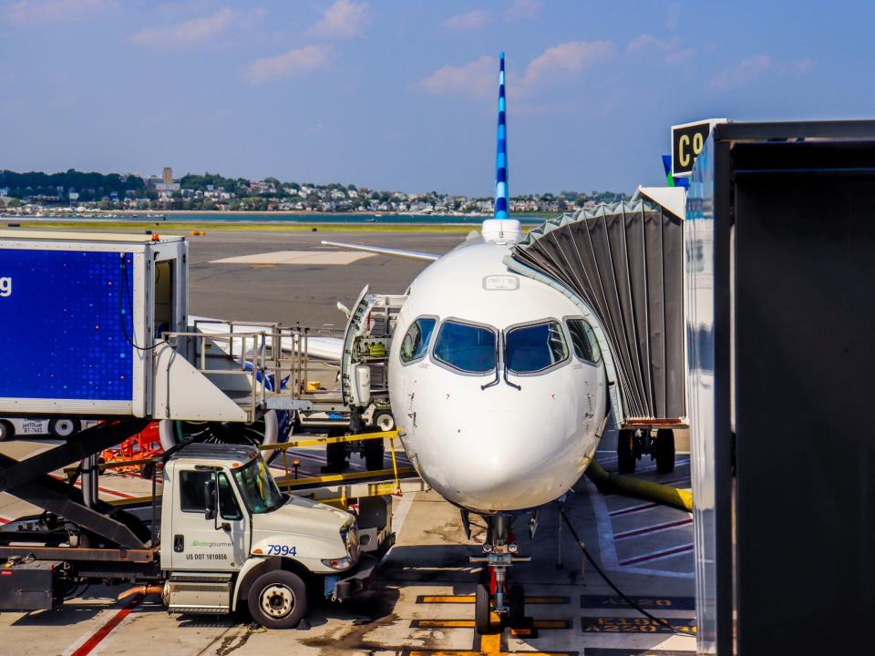 JetBlue Airways Airbus A220-300 Flight