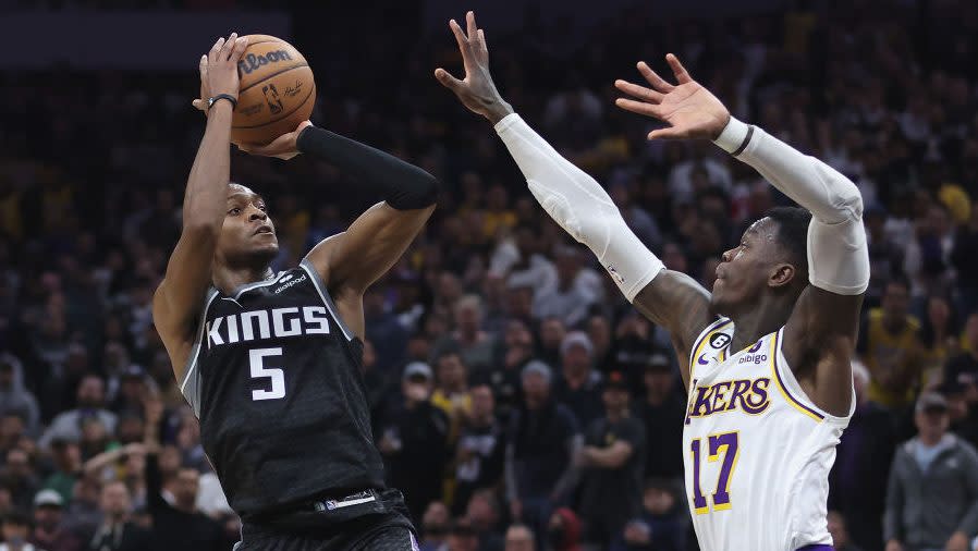 Los Angeles Lakers v Sacramento Kings