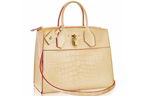 This is Louis Vuitton's new City Streamer MM bag.