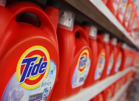 Procter & Gamble's Tide can be seen on display at a new Wal-Mart store in Chicago, January 24, 2012. The store will open on January 25, and it will be Wal-Mart's largest outlet in Chicago. REUTERS/John Gress