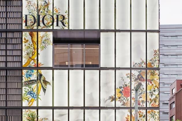 Christian Dior designer store, facade and entrance, Avenue