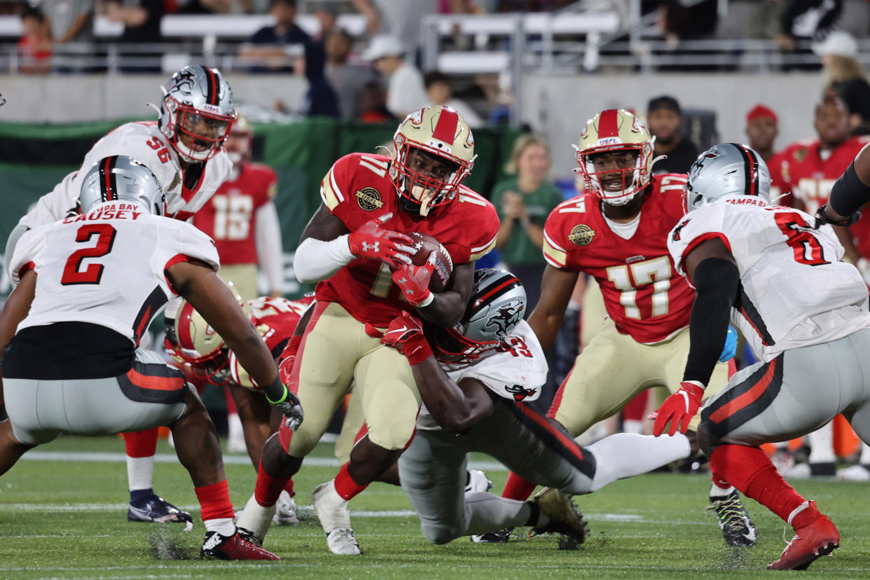 BIRMINGHAM, AL - MAY 07: Birmingham Stallions running back CJ Marable (11) runs the ball during the USFL game between the Tampa Bay Bandits and the Birmingham Stallions on May 7, 2022 at Protective Stadium in Birmingham, AL. (photo by Chris Putman/Icon Sportswire via Getty Images)