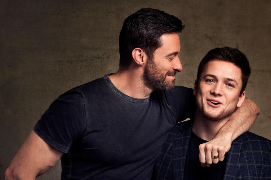 Hugh Jackman elogia a Taron Egerton pero dice que le hace falta algo para dar vida a Wolverine