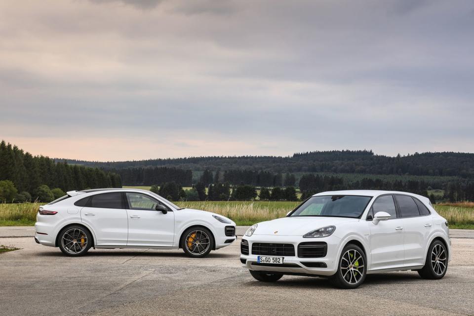 View Photos of the 2020 Porsche Cayenne E-Hybrid Lineup