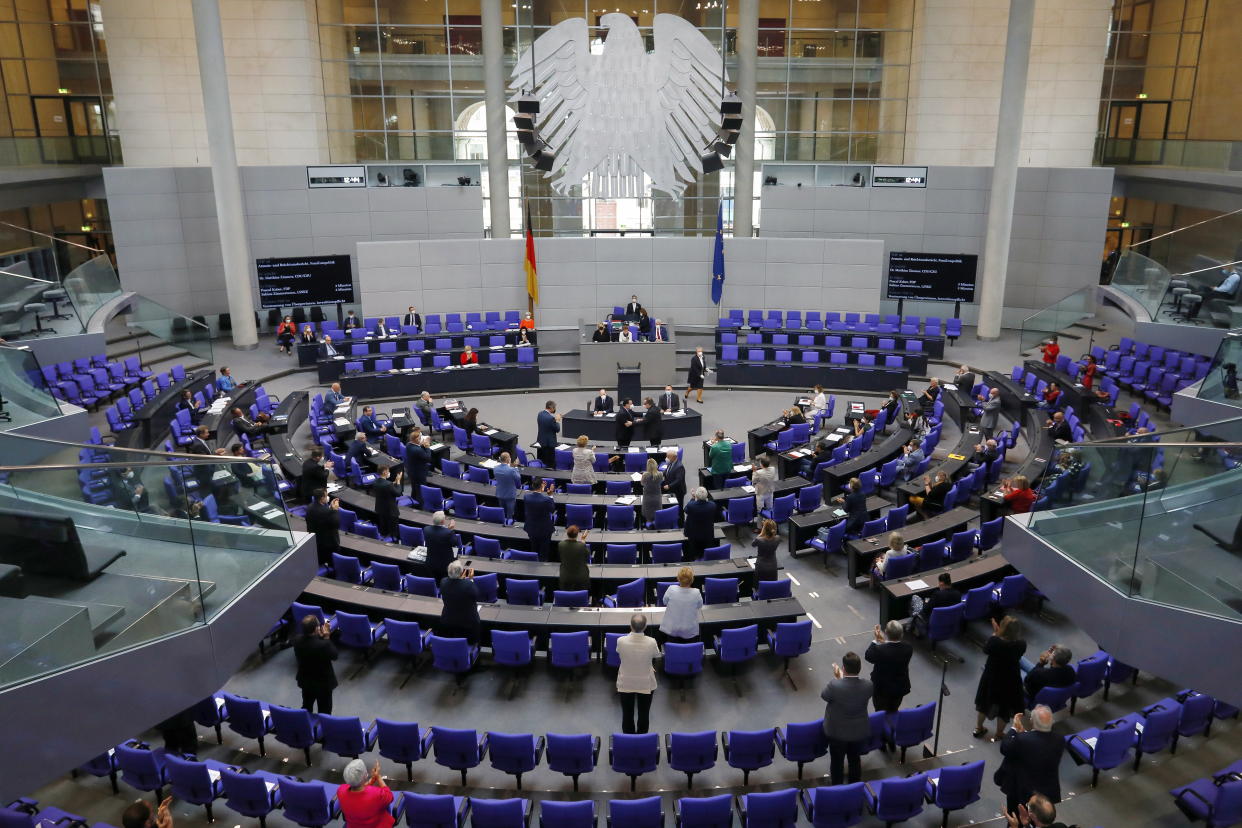 Der Bundestag während der letzten regulären Sitzung im Juni (Bild: REUTERS/Michele Tantussi)