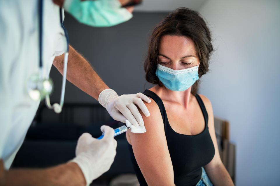 Experts think herd immunity will occur when 70% of the population is immune to the coronavirus. (Photo: Getty Images)