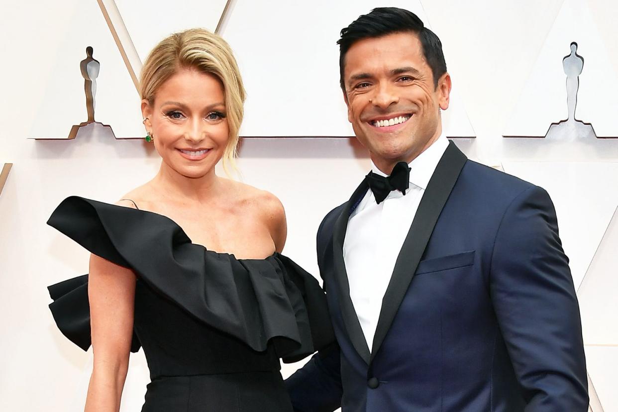 Kelly Ripa and Mark Consuelos attend the 92nd Annual Academy Awards at Hollywood and Highland on February 09, 2020 in Hollywood, California.