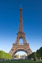 <b>Platz 1: Der Eiffelturm</b> <br> <br> Mit dem fast fünffachen Gesamtwert im Vergleich zum zweitplatzierten Bauwerk schafft es der Eiffelturm auf Platz eins! Ganze 434 Milliarden Euro machen das 324 Meter hohe Wahrzeichen Paris‘ dabei zum Sieger unter den wertvollsten Bauwerken Europas.