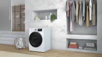 <p>Más del 80% de la energía que consume una lavadora se utiliza para calentar el agua. ¿Lo sabías? Lava en frío y organiza bien las coladas para no poner solo media lavadora. También puedes utilizar detergentes ecológicos y productos naturales, como las nueces de lavado, para reducir el impacto medioambiental. Lavadora de la gama <a href="https://www.elcorteingles.es/electrodomesticos/A40176601-lavadora-de-carga-frontal-whirlpool-w7x-w845wr-spt-de-8-kg-y-1351-rpm/" rel="nofollow noopener" target="_blank" data-ylk="slk:Supreme Silence, de la firma Whirlpool" class="link "><em>Supreme Silence,</em> de la firma Whirlpool</a>, con tecnología que permite ahorrar hasta un 45% de energía, 50% de agua y 30% de detergente (desde 649 € en El Corte Inglés). ¡Ah! Y es silenciosa en todo el ciclo de lavado.</p>