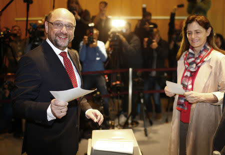 Social Democratic Party SPD leader and top candidate Martin Schulz votes in the general election (Bundestagswahl) in Wuerselen, Germany, September 24, 2017. REUTERS/Thilo Schmuelgen