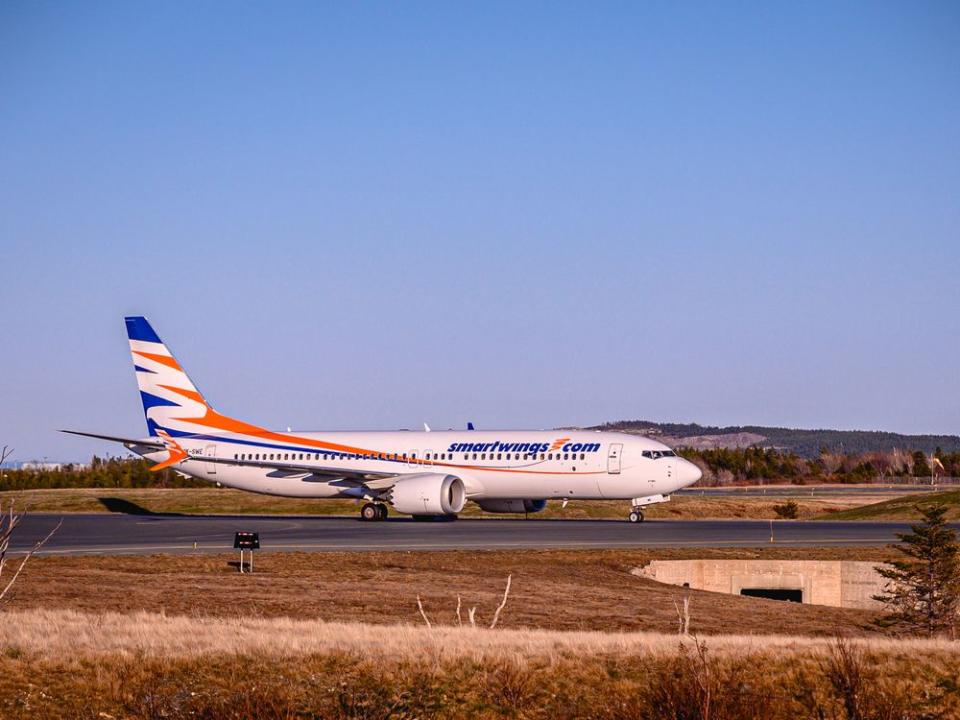  The first Ukrainian refugee airlift touches down in St. John’s, May 9, 2022.