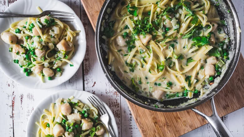 pasta with peas and scallops