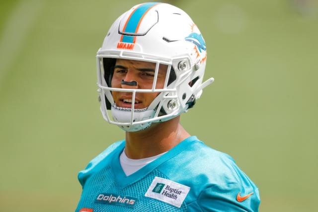 Dolphins DL Raekwon Davis discusses Connor Williams' presence at OTAs