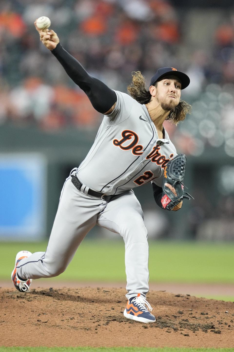 El lanzador de los Tigres, Michael Lorenzen, lanza en la primera entrada contra los Orioles el viernes 21 de abril de 2023 en Baltimore.