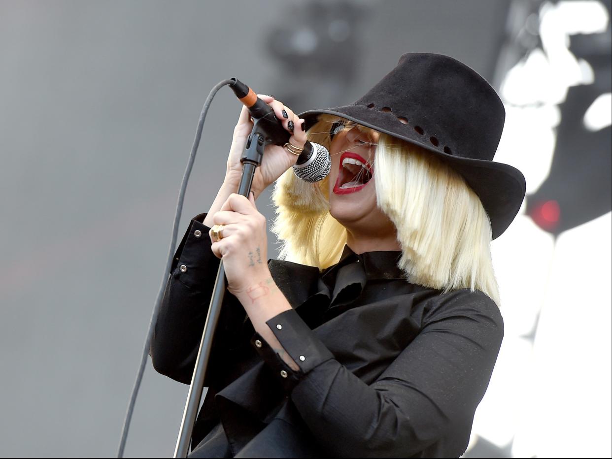 Sia performing in California, 2015 (Getty Images)
