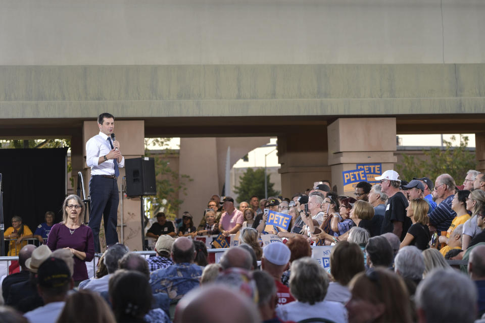 Las Vegas, NV - October 22: Atmosphere Democratic presidential hopeful hosted a rally at the East Las Vegas Community Center in Las Vegas on October 22, 2019. Credit: Damairs Carter/MediaPunch /IPX