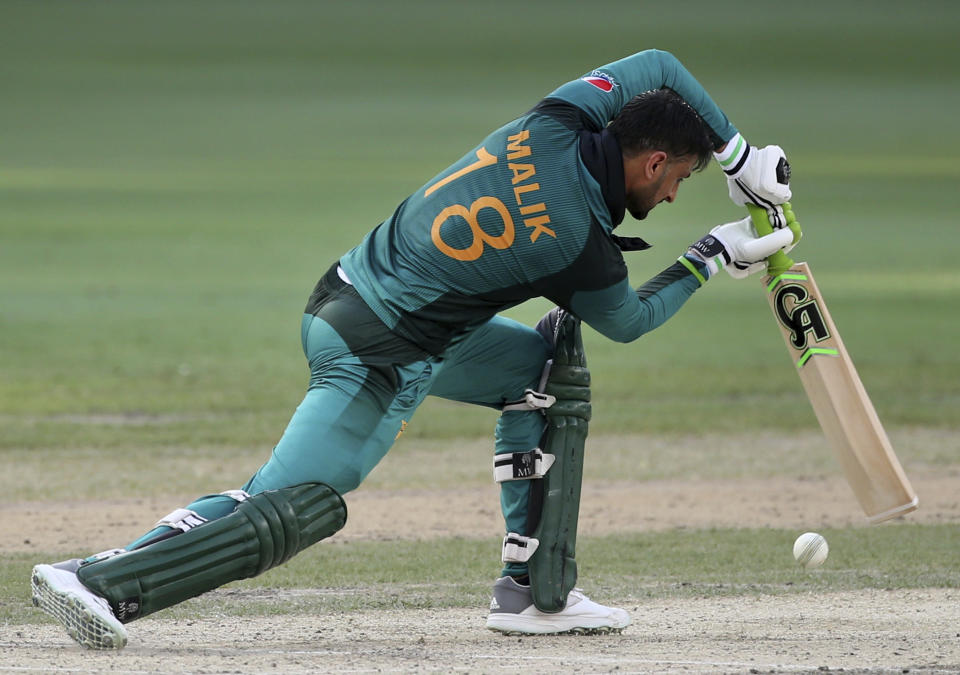 Pakistan's Shoaib Malik bats during the one day international cricket match of Asia Cup between India and Pakistan in Dubai, United Arab Emirates, Wednesday, Sept. 19, 2018. (AP Photo/Aijaz Rahi)