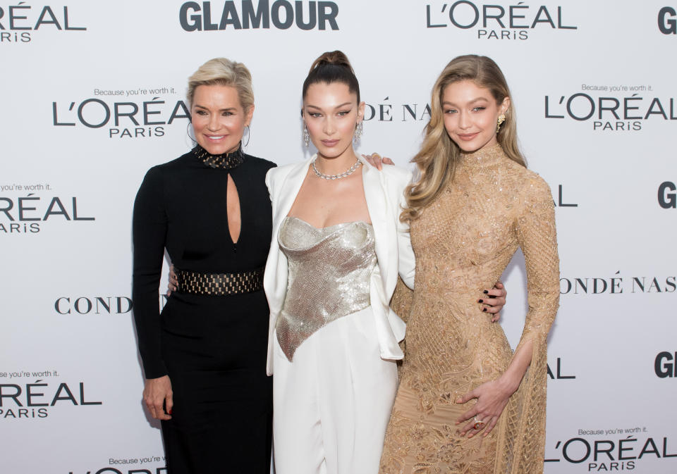 Yolanda, Bella and Gigi Hadid. Image via Getty Images.