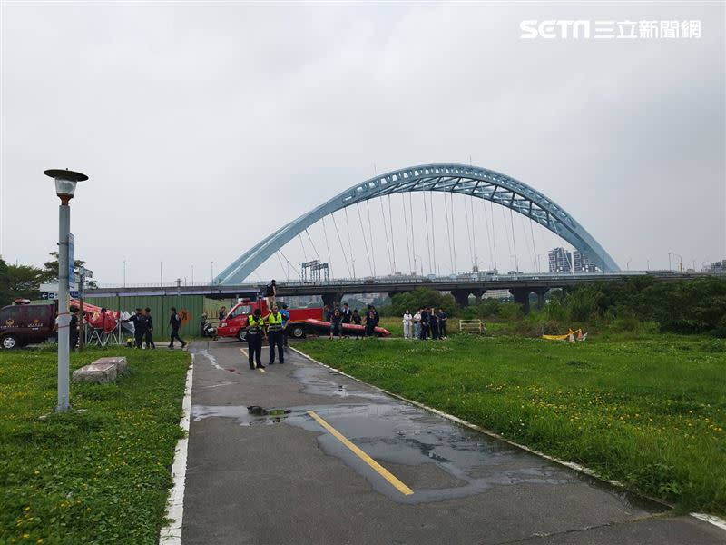 新北市消防局稍早尋獲緬甸籍板姓男學生遺體。（圖／翻攝畫面）