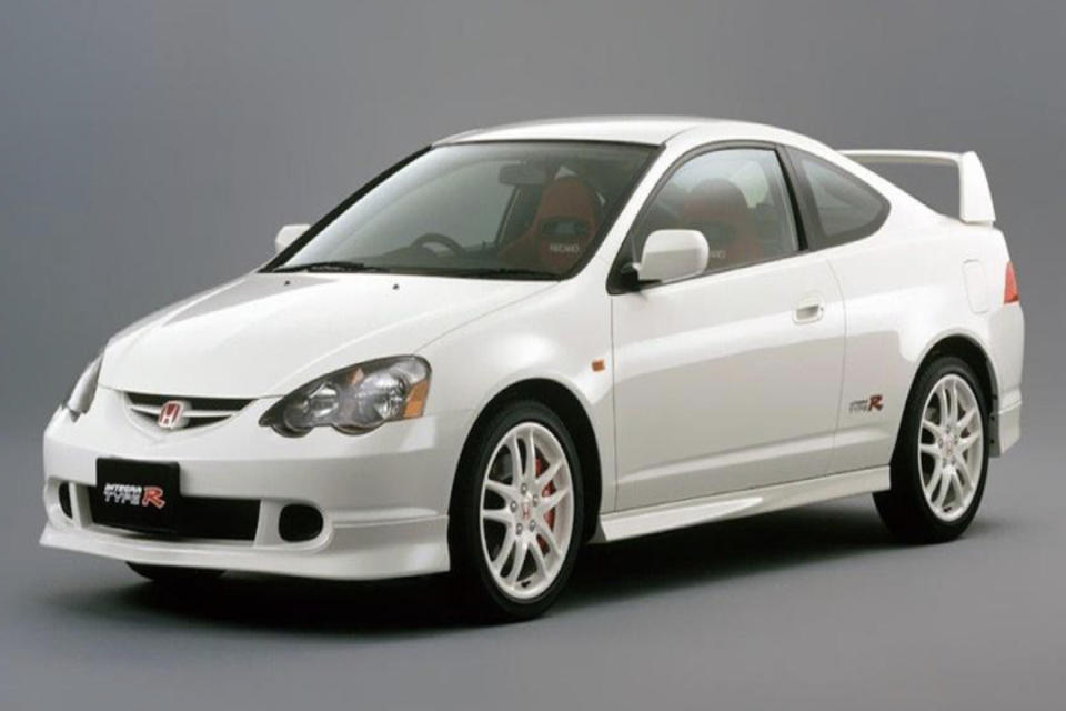 2001年第四代Integra誕生，但在美國市場因其所掛上的Acura品牌改變命名方式，因此改以RSX之名銷售，本質上卻與Honda Integra一模一樣，也在這代Integra車系僅採單一三門掀背轎跑車設定，房車市場攻略的任務則交還Civic作為擔當。