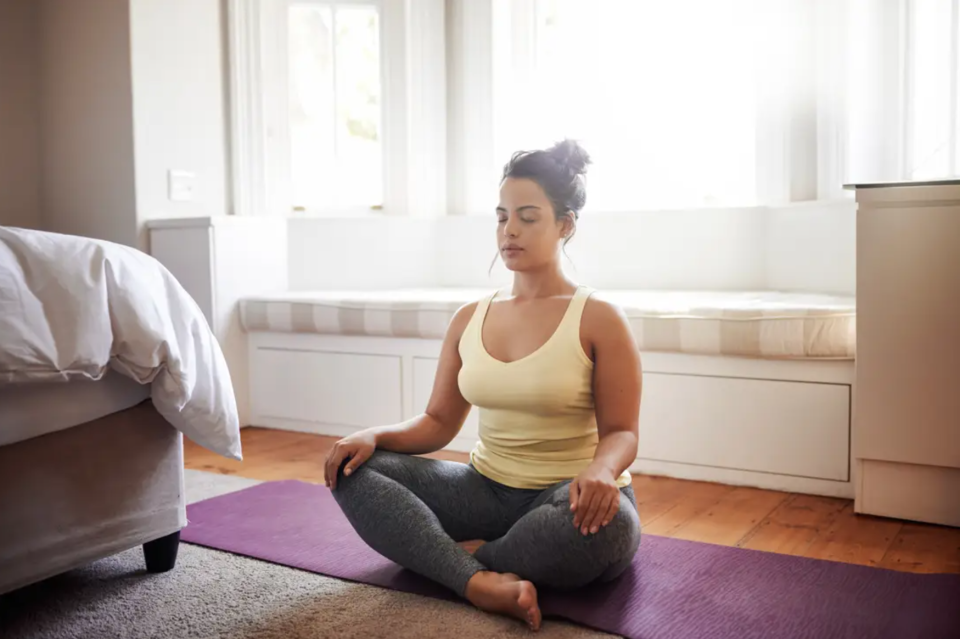 Meditation und Atemübungen können euch helfen, euren Stress zu bewältigen. - Copyright: Getty