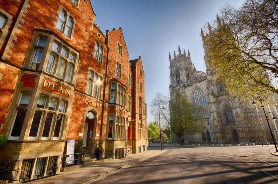 hotels in york