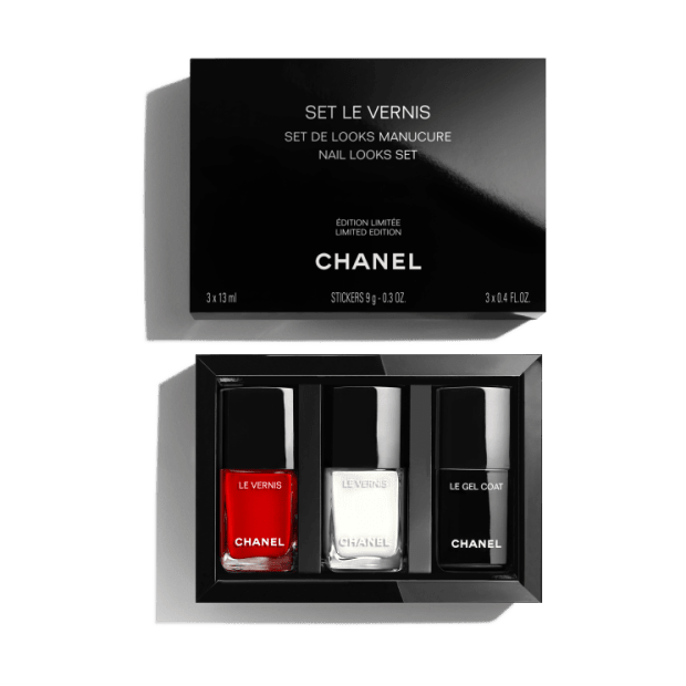 Chanel Set Le Vernis, $105, <a href="https://howl.me/cjOL8SOpAU5" rel="nofollow noopener" target="_blank" data-ylk="slk:available here;elm:context_link;itc:0;sec:content-canvas" class="link ">available here</a>