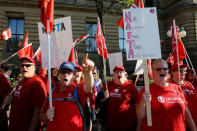 Members of Canada's Unifor union chant during a rally ahead of the third round of NAFTA talks involving the United States, Mexico and Canada in Ottawa, Ontario, Canada, September 22, 2017. REUTERS/Chris Wattie