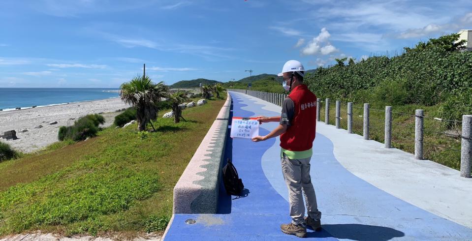 水利署加強巡檢水利建造物及防汛整備確保安全-花蓮震後海堤檢查