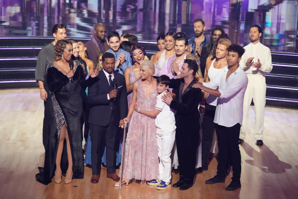 Selma Blair, center, with the cast of 'Dancing With The Stars