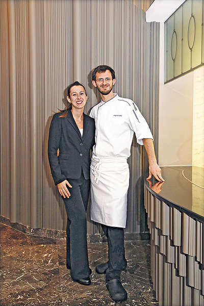 總廚Amerigo Sesti與米芝蓮大廚Jean-Michel Lorain的女兒Marine，在曼谷合作打江山。