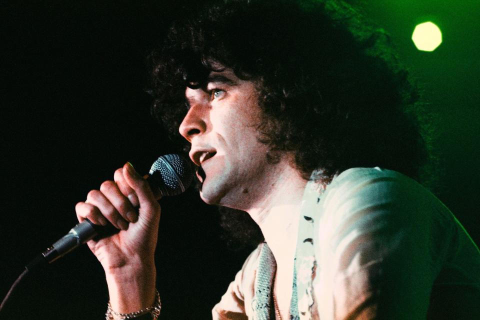 Dan McCafferty of Nazareth performs on stage, Brighton, 1975.