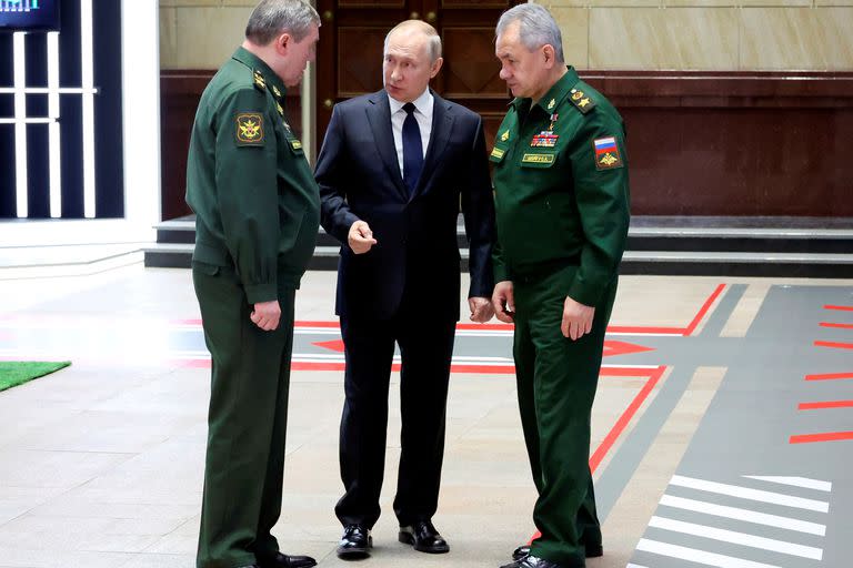 Putin junto a los líderes militares rusos