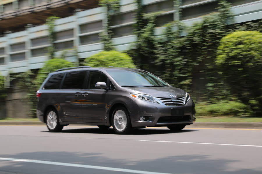 來得早，不如來得巧，試駕Toyota美國休旅車旗艦Sienna Limited，總代理車開起來果然很有「感」