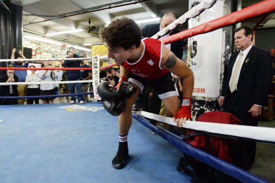 Prime Minister Justin Trudeau steps into the ring as he visits Gleason’s Boxing Gym in Brooklyn, New York on Thursday, April 21, 2016. THE CANADIAN PRESS/Sean Kilpatrick