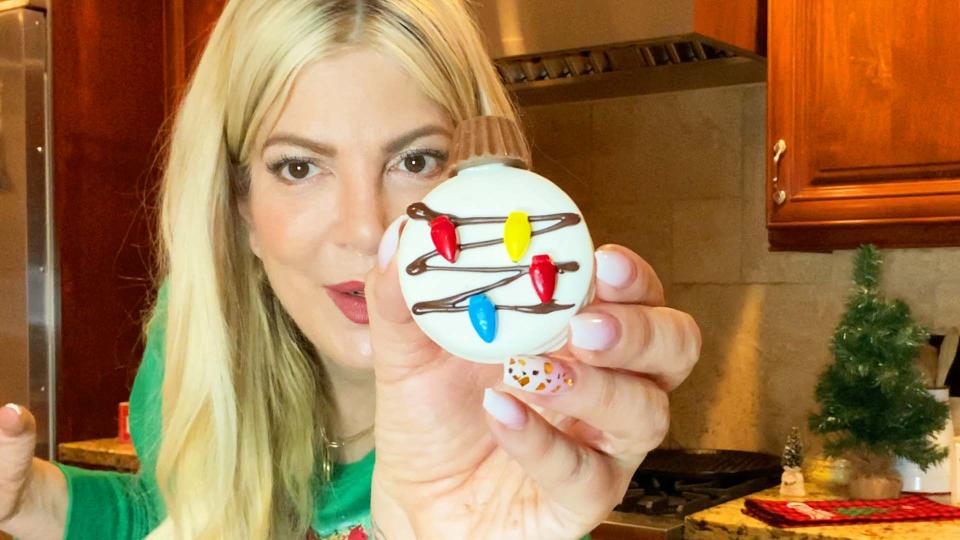 No time for baking? No problem! Tori Spelling shows us how to DIY baked masterpieces with store-bought treats. (Photo: Yahoo Life)