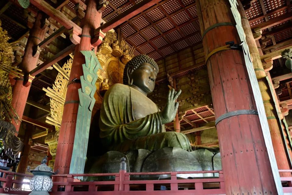 The massive bronze Buddha statue in Todai-ji. (Photo: Klook SG)