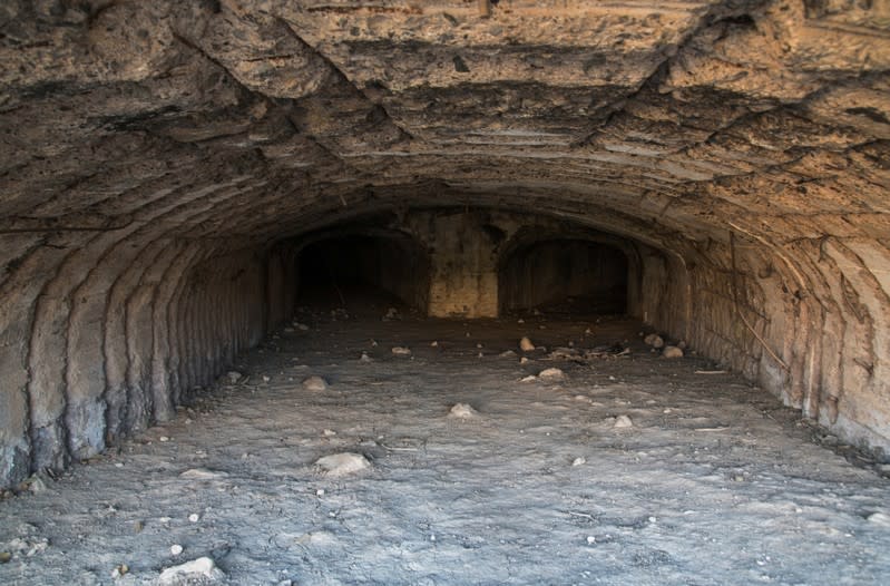 La entrada a una mina de uranio fuera de la ciudad de Mailuu Suu, Kirguistán.