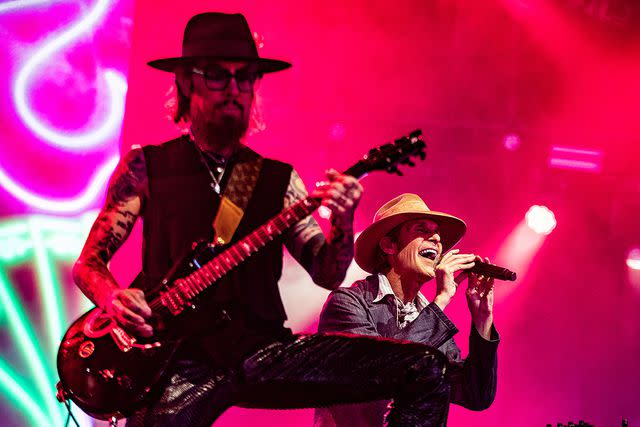 <p>Paul Bergen/Redferns</p> Dave Navarro and Perry Farrell of Jane's Addiction