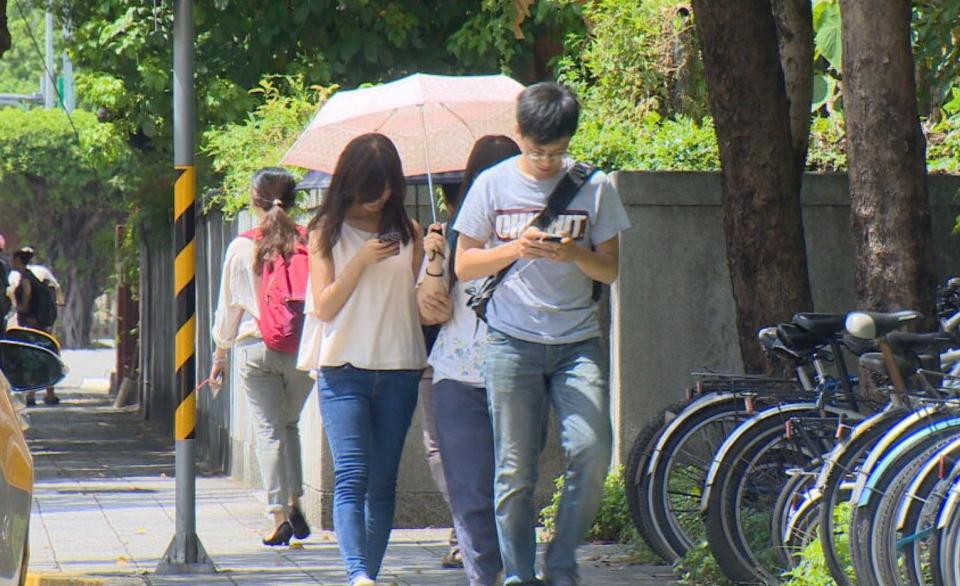 今天（3日）各地晴到多雲，高溫炎熱。（資料照）