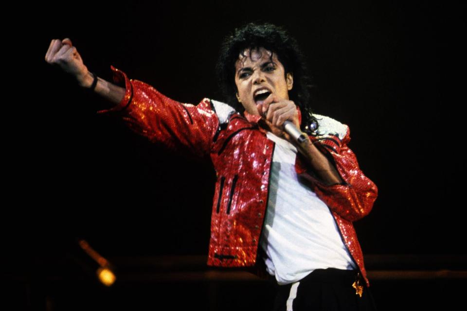 VARIOUS, VARIOUS - JUNE 25: Michael Jackson performs in concert circa 1986. (Photo by Kevin Mazur/WireImage)